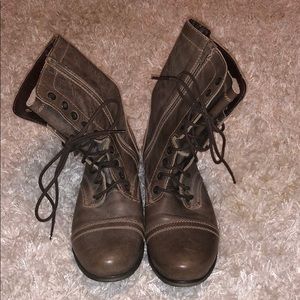 Perfect condition Steve Madden combat boots